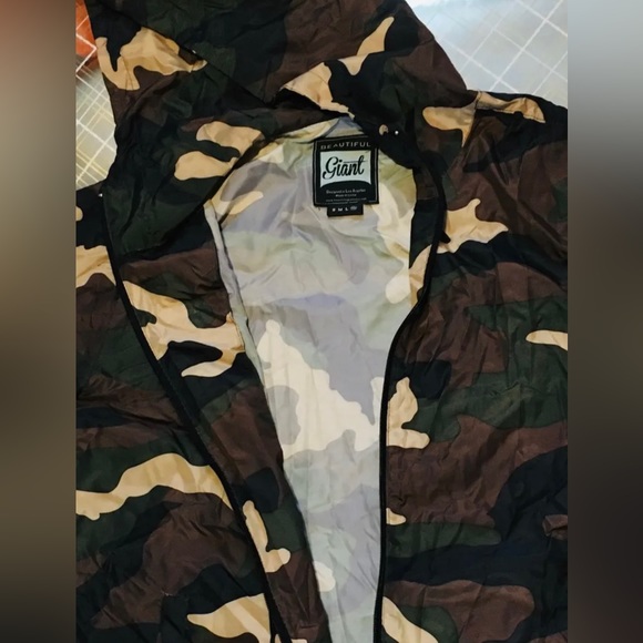 Windbreaker Raincoat Camo / Coupe-Vent Imperméable - Picture 3 of 4